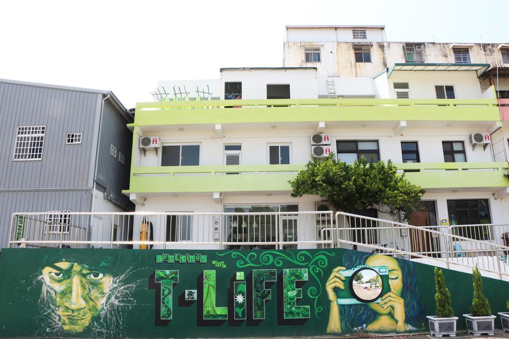 T-Life Hostel Тайчжун Экстерьер фото