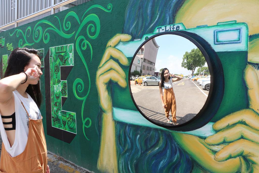T-Life Hostel Тайчжун Экстерьер фото