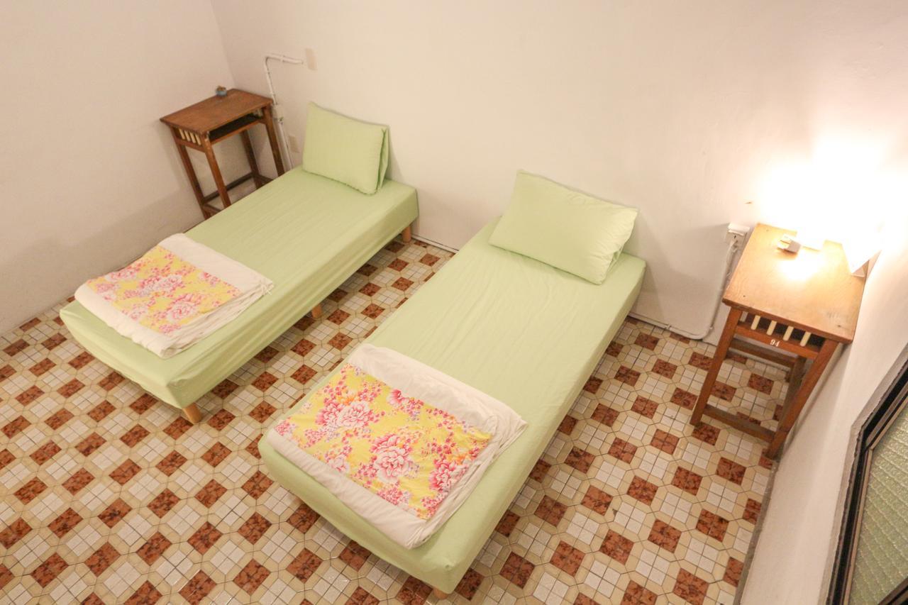 T-Life Hostel Тайчжун Экстерьер фото