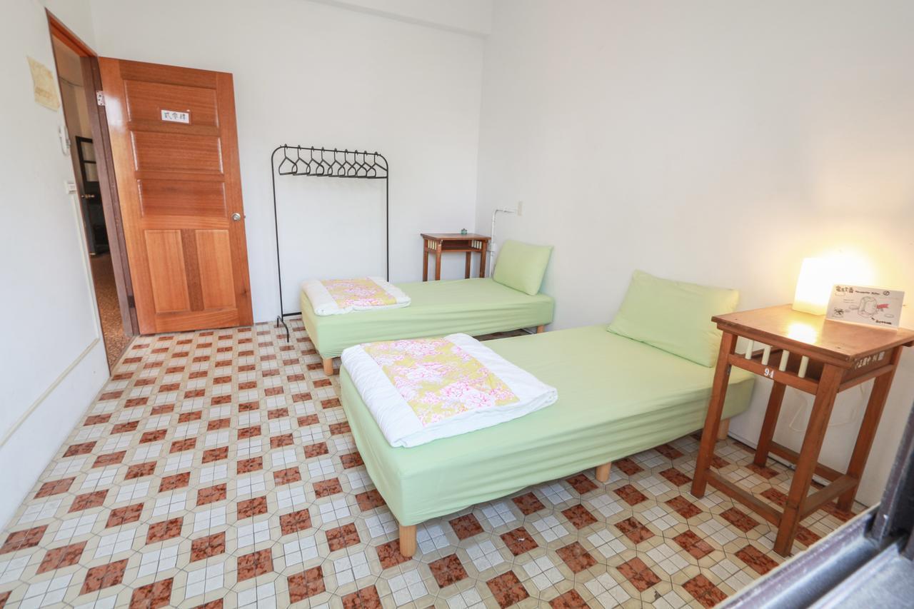 T-Life Hostel Тайчжун Экстерьер фото