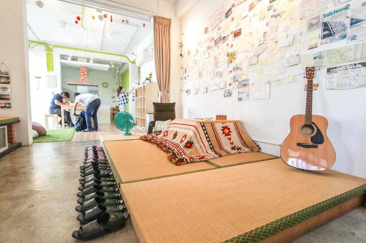 T-Life Hostel Тайчжун Экстерьер фото