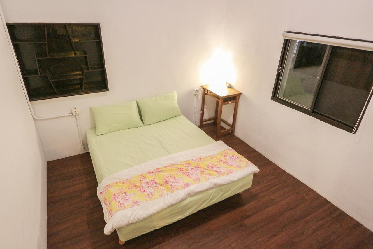 T-Life Hostel Тайчжун Экстерьер фото