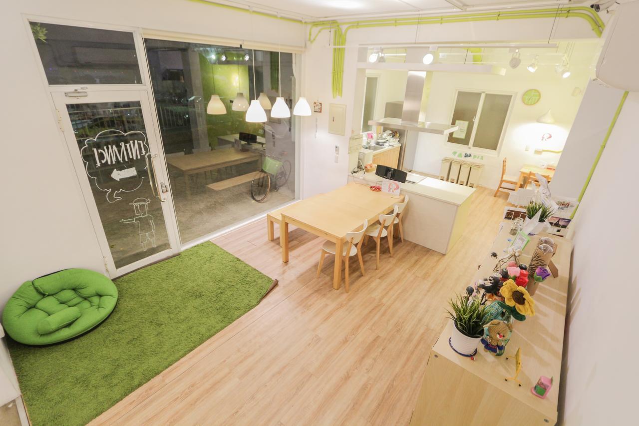 T-Life Hostel Тайчжун Экстерьер фото