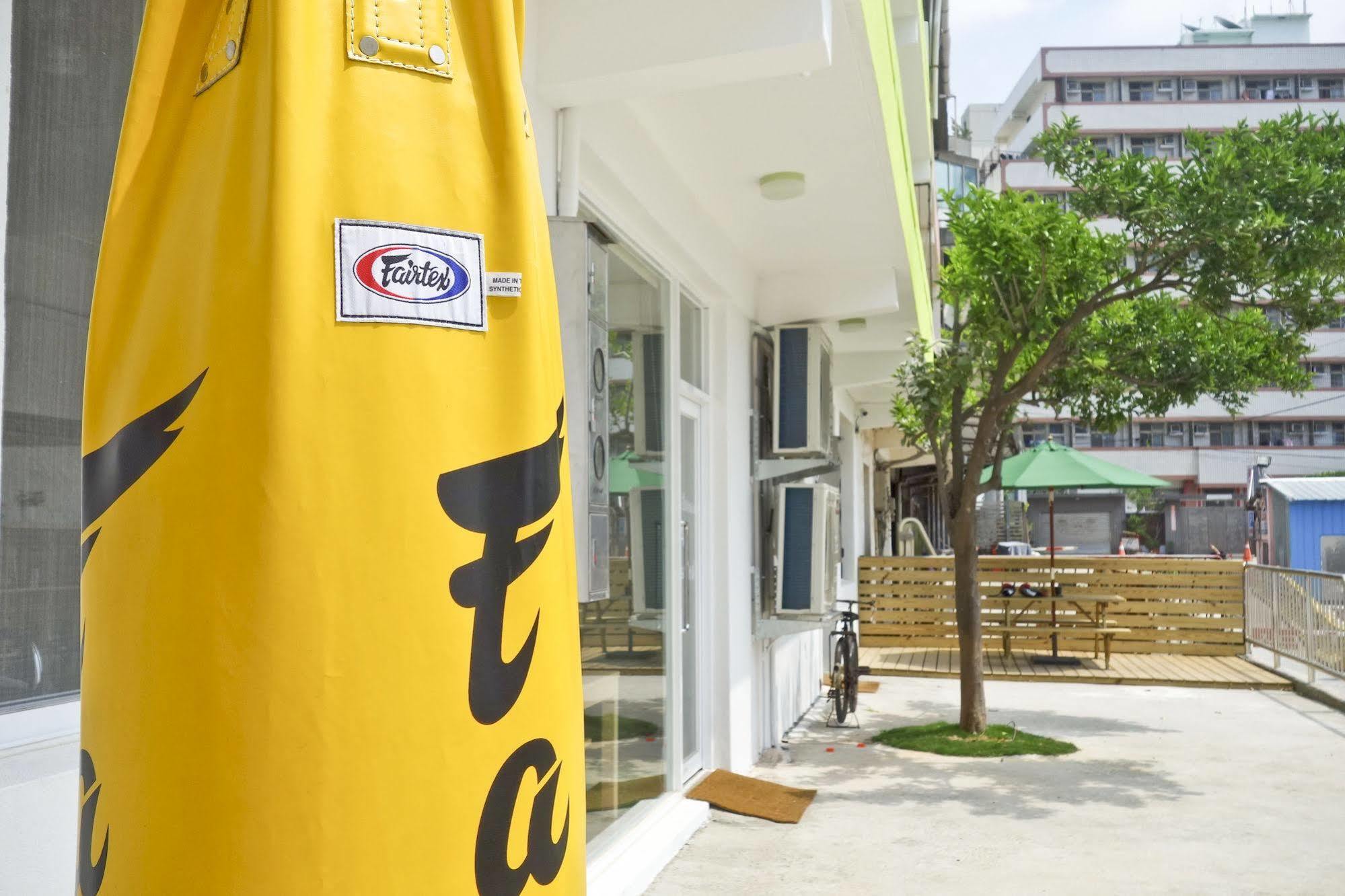 T-Life Hostel Тайчжун Экстерьер фото