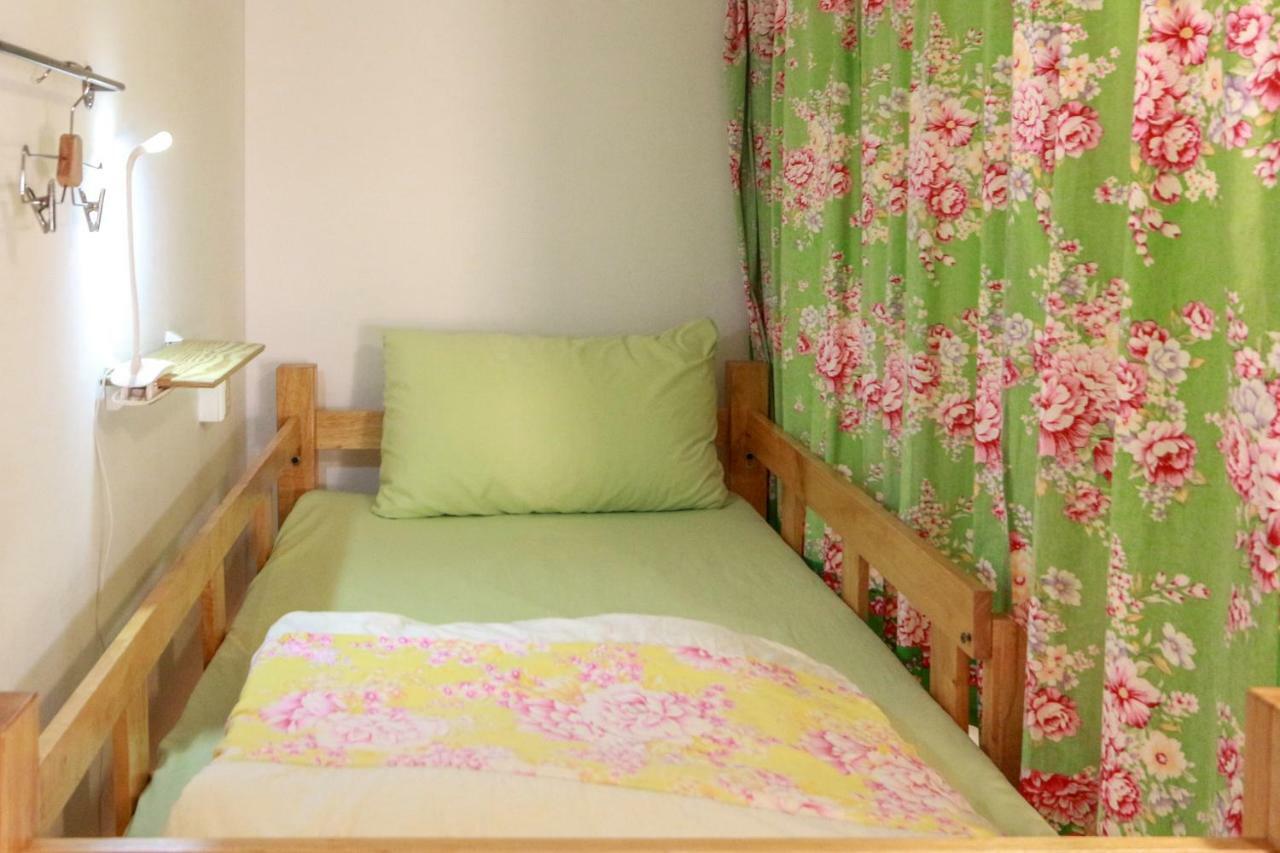 T-Life Hostel Тайчжун Экстерьер фото