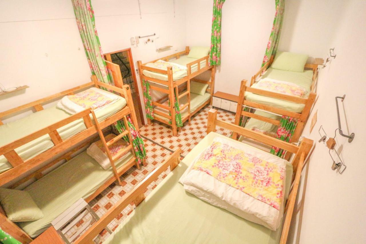 T-Life Hostel Тайчжун Экстерьер фото
