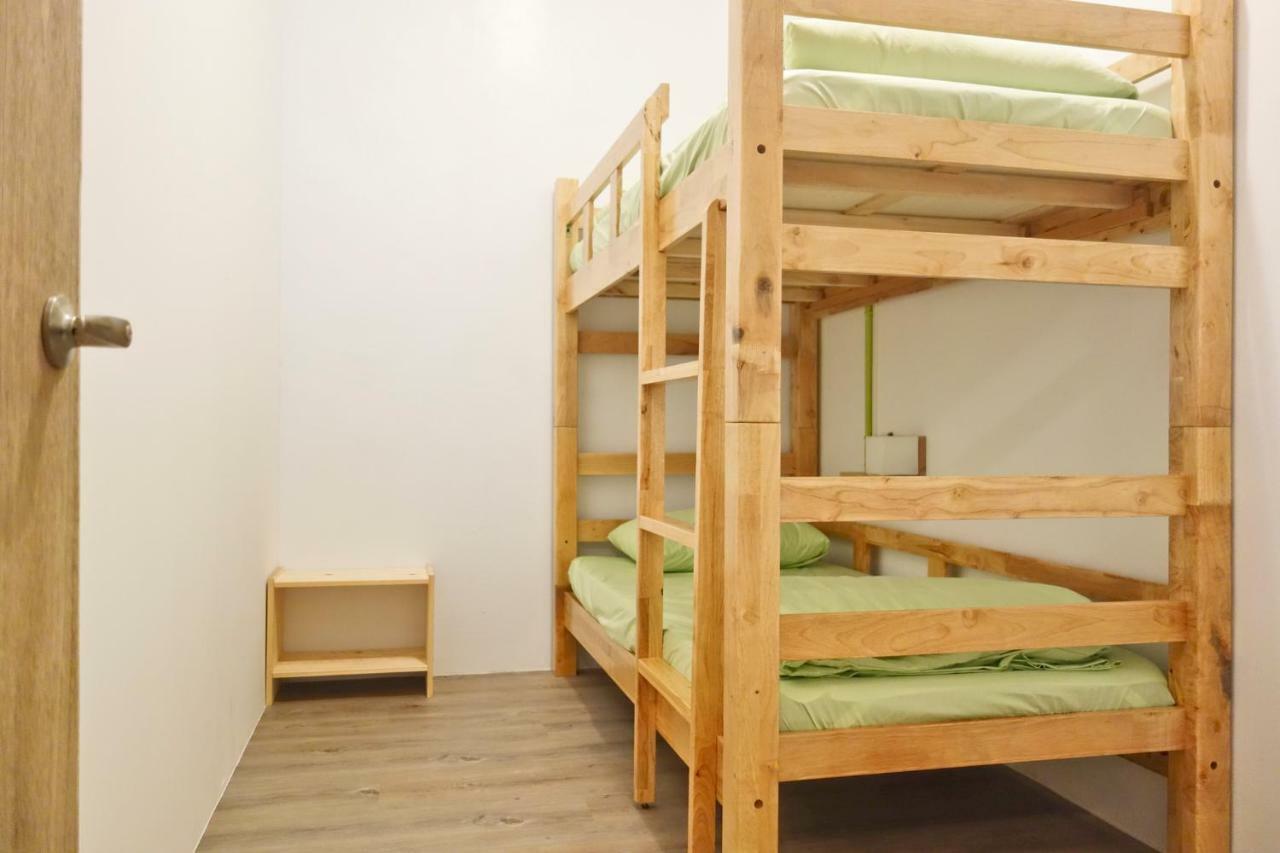T-Life Hostel Тайчжун Экстерьер фото